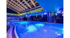 都会の隠れ家、横浜ベイホテル東急のナイトプール利用付き宿泊プランが2025年夏も登場！