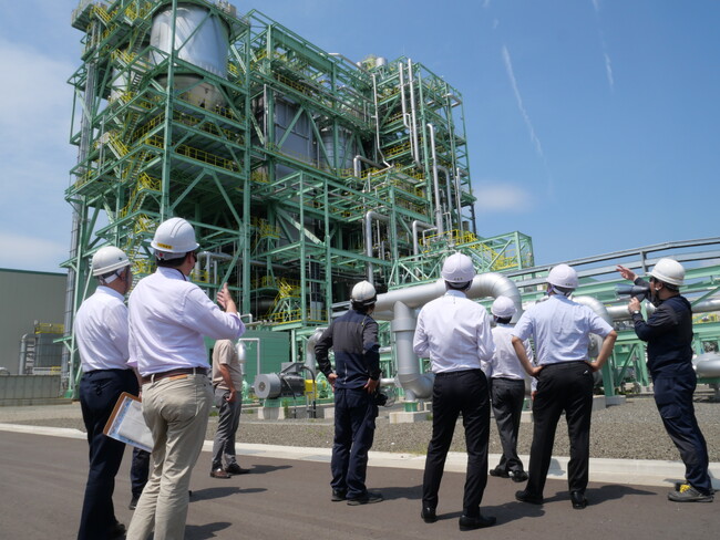 TESSグループ、「佐賀伊万里バイオマス発電所」にて機関投資家・アナリスト向けに発電所の見学会を実施