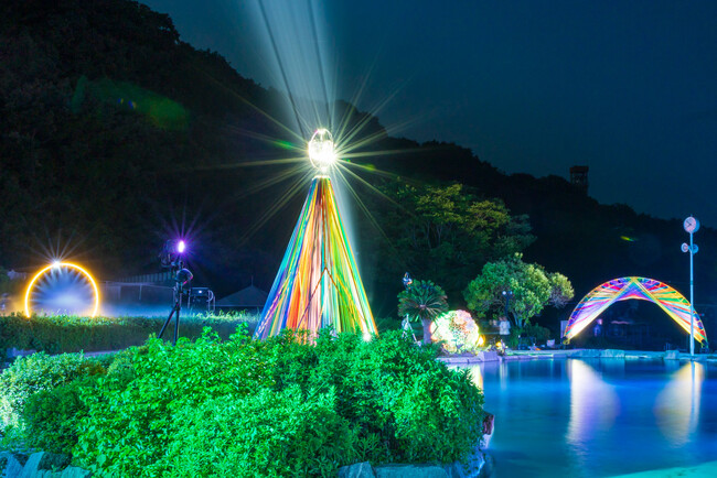 姫路セントラルパークに光が溢れる新感覚のナイトプールが誕生
