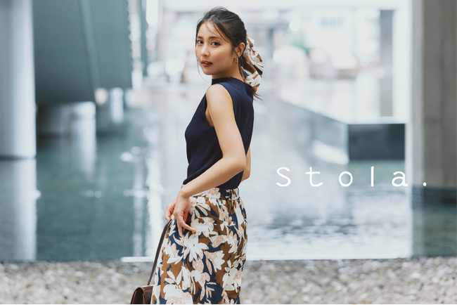 【Stola.(ストラ)】女優・石川恋が纏う、SUMMERカタログが7/21(月)公開。