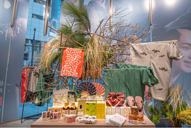 TSUTAYAの由来でもある蔦屋重三郎耕書堂の屋号をデザインしたオリジナル商品と関連書籍2025年上半期人気ランキング発表