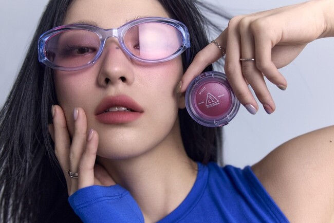 （プレゼントキャンペーン）3CE、暑さ吹き飛ばすNEWサマーメイク「ネオサマーコレクション」発表。ブランド初チークバーム発売、アイパレットとリップ、限定色3つの「NEWサマーメイク」ルックを提案