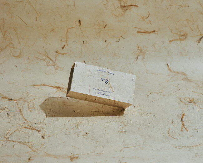 【テロワール】を楽しむ月替りの「生ガトーショコラ」。No.8は稲藁の和紙に包まれて。8月1日より限定登場 。