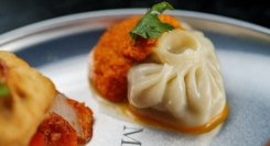 ネパール人シェフが同国の国民食「モモ」を日本人にも親しみやすくアレンジ。ネパール料理店『MOMO Stand Tokyo 2nd 』が、西新宿にオープン