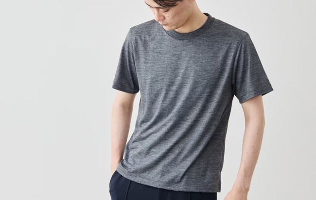 ウール特許糸「NIKKE AXIO(R)」を使用した、「NIKKE AXIO PremiumドレープTシャツ」登場。JAXAの宇宙船内服にも採用