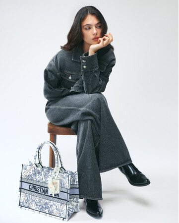 【DIOR】ディーヴァ・カッセルが「ディオール ラッキー」カプセルのアイテムをセレクション