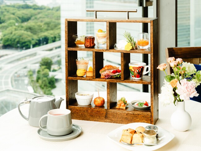 【夏季限定】銀座16階の天空レストランで極上Afternoon Tea｜夏が旬！白桃のアフタヌーンティーが今まさに食べごろ