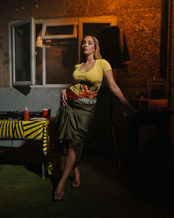 サマソニ 2025 来日目前！英国が誇るR&B界の至宝ジョルジャ・スミス、黄金の夏を彩るラブソング「With You」を緊急リリース