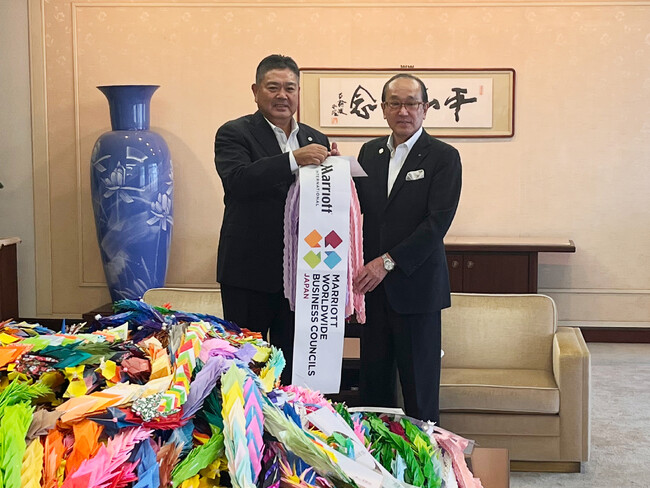 【シェラトングランドホテル広島】平和への祈りを届ける為 日本国内99施設のグループホテルより折り鶴を集め広島市長へ寄贈