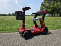 免許返納後の移動不安を解消！歩道走行可能な電動シニアカー「ライパットS3」9月1日発売