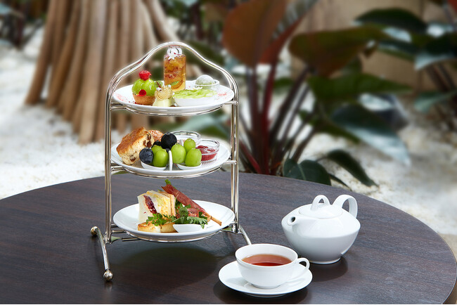 【水戸プラザホテル】シャインマスカットや巨峰など、きらめく一粒を繊細に彩ったアフタヌーンティーセット