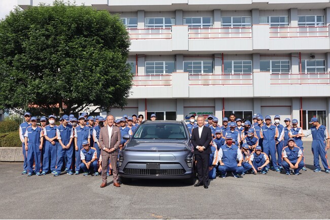 ヒョンデ、群馬自動車大学校へコンパクトSUV「KONA」を寄贈整備学生に向けたEVに関する技術研修と特別授業の開催も予定