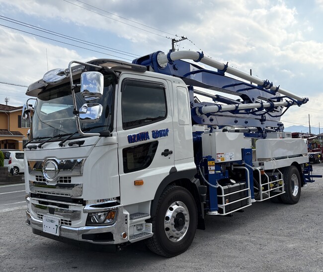 小澤総業が新型8tポンプ車を導入|極東開発『PY-115-26D』で大規模現場対応を強化