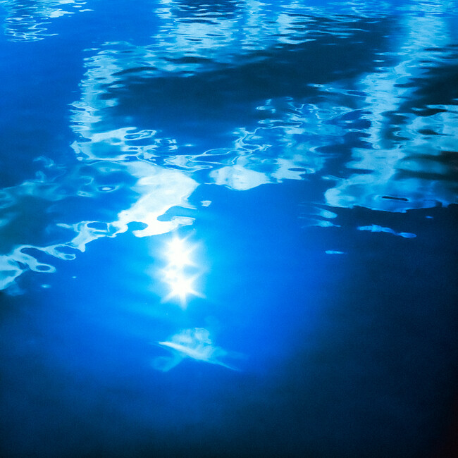 大型夏フェスにも続々と出演決定しているLavtが7月30日にニューシングル「涙のスイマー」をリリース。ミュージックビデオも同日20:00にYoutubeにて公開。