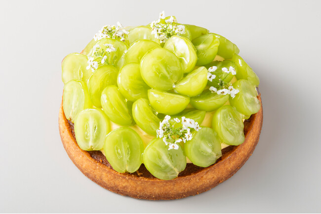 季節を彩るメロンと巨峰が主役のタルトが登場！