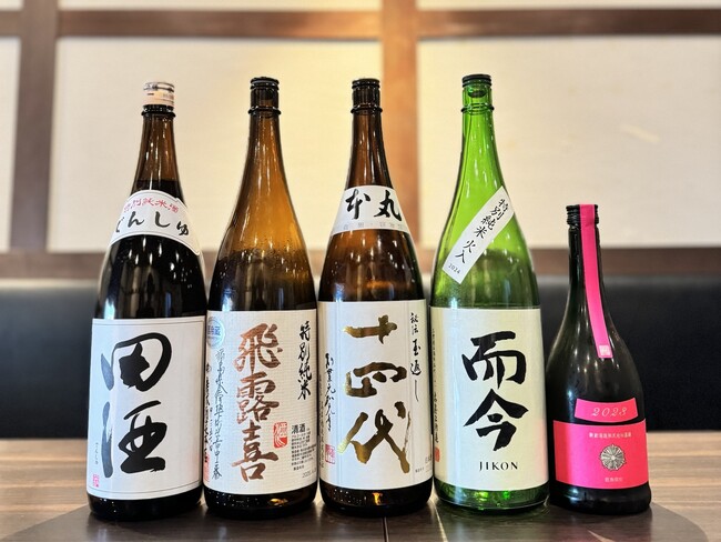 【￥2,980でプレミアム銘柄飲み比べ】十四代・而今・新政含む希少酒5種飲み比べ＋120分飲み放題｜8月1日(金)～8月31日(日)、日本酒原価酒蔵5店舗で限定開催！