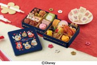 だるま姿のキャラクターがかわいい紀文限定デザインのお重箱「おせち詰合せ／ディズニー」8月1日（金）より紀文オンラインショップで予約受付開始