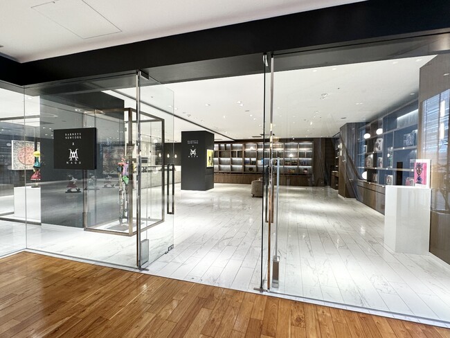 銀座に新たなアートスペースが誕生。バーニーズ　ニューヨーク銀座本店3Fに「BARNEYS NEW YORK × MAGO GALLERY」がオープン。美術家 長坂真護氏によるアート作品を展示・販売