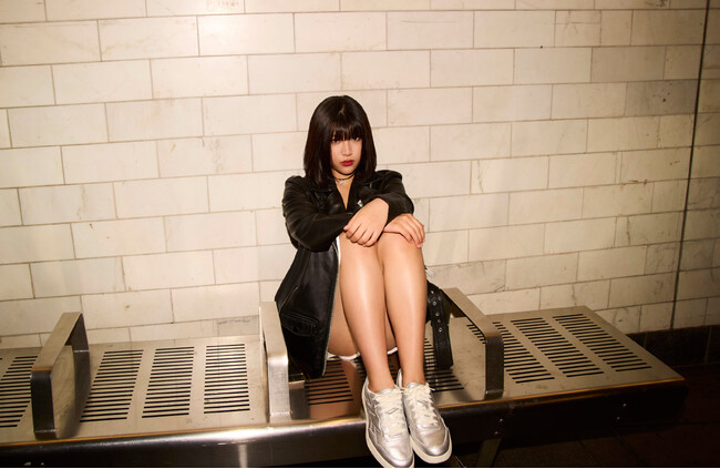 Maya、自身初のデジタルシングル「Red Lights」を2025年8月6日(水)にリリース！