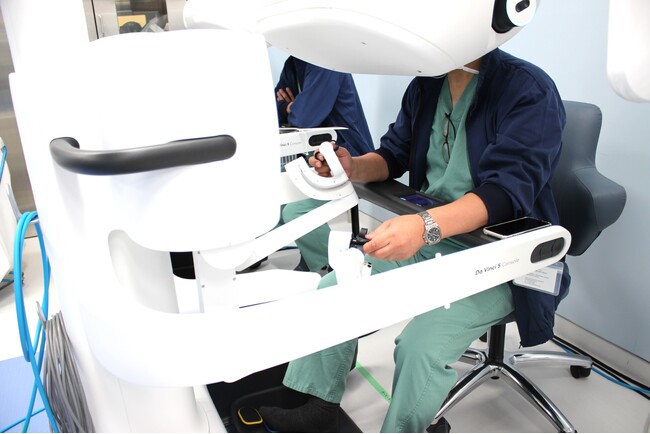 大阪けいさつ病院、大阪初となる最新手術支援ロボット「ダビンチ5」を用いた前立腺がん手術を実施