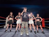 ボクシングを華やかに演出する「イーチケラウンドガール」特集記事が続々公開