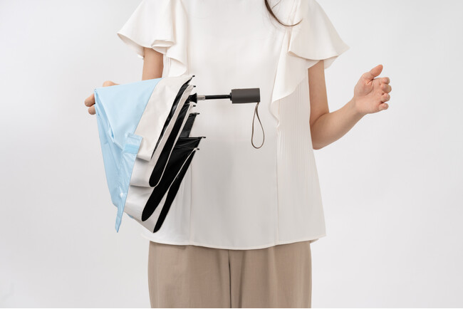 事故リスクが相次ぐジャンプ式折りたたみ日傘、安全性に注目集まる。楽天1位獲得『晴雫（はれしずく）』が搭載する“逆戻り防止ロック”が評価される背景。激戦の7月、楽天週間1位を記録。安全性が“購買の理由”