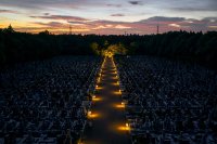 連日の40度超え！これからの時期、お盆参りは死と隣り合わせ！日本初 1200年の伝統ある寺院が、猛暑のお墓参りは日中ではなく夜間にシフトすることを提案