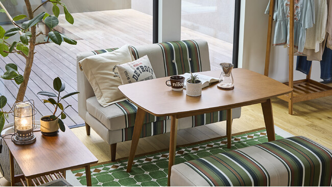 「niko and ...」のインテリアライン「niko and ... FURNITURE & SUPPLY」から天然木の風合いを活かした新作家具6点を発売