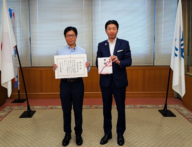 堺産業懇談会様より災害用備蓄品(段ボールベッド)を寄贈いただきました