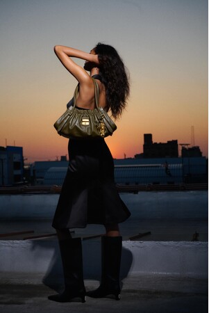 マーク ジェイコブスが「JOY（ジョイ）」を発表 - 芸術、スタイル、そして創造的な自己表現を讃えるシーズンを通じたキャンペーン