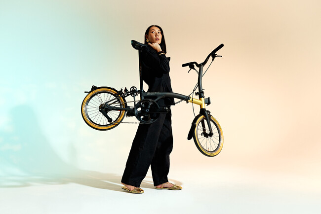 ブロンプトン、T Line Ceratech に新色「Black and Gold」登場