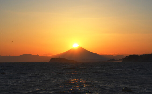 半年に1度、神秘の瞬間「ダイヤモンド富士」を【リビエラ逗子マリーナ】で鑑賞しよう！特別ディナー＆ホテルステイで上質な時間を