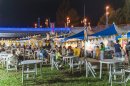 夏の夜を川辺で楽しむ 夏の夜を川辺で楽しむ