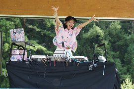 標高1,000mの高原にアニソンが響きます 標高1,000mの高原にアニソンが響きます
