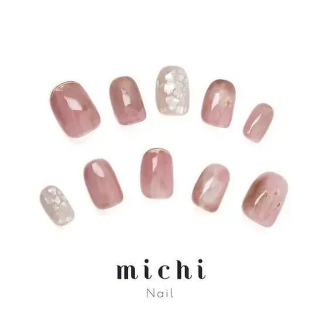 押し花×シェルピンクの繊細ニュアンスネイルが新登場!