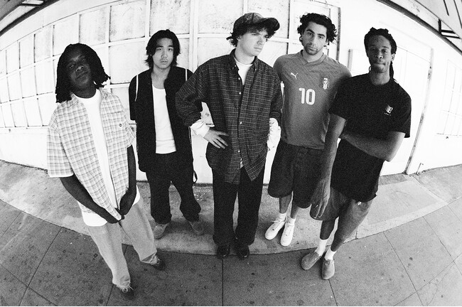 NY発のHip-Hopコレクティブ、WHATMORE（ワットモア）オルタナロックへ進化した新曲「go!」とそのビデオを公開