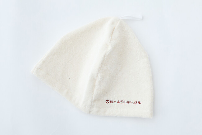 熊本の異業種3社コラボが実現！サウナの西の聖地「湯らっくす」監修による、ファクトリエ×熊本ホテルキャッスル「オリジナルサウナハット」誕生