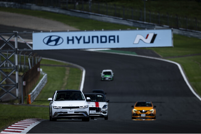 Eco Car Cup 2025にIONIQ 5とINSTERがEV初出場！計4時間の耐久レースを完走しEVの安全性と高い走行性能を披露