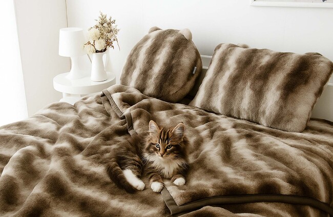 SNSやTVで話題の『もはや、ねこ。』に新猫モデル！　猫の体温、毛並みを再現した人気の寛ぎの寝具アイテム