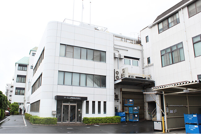 導入事例：工場DXの基盤としてWi-Fi環境を強化。移動中も通信が途切れず、取引先との円滑な電話対応が可能に。