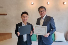 左:認定NPO法人CLACK 理事長 平井 大輝様、右:日本情報通信株式会社 代表取締役社長執行役員 桜井 伝治 左:認定NPO法人CLACK 理事長 平井 大輝様、右:日本情報通信株式会社 代表取締役社長執行役員 桜井 伝治