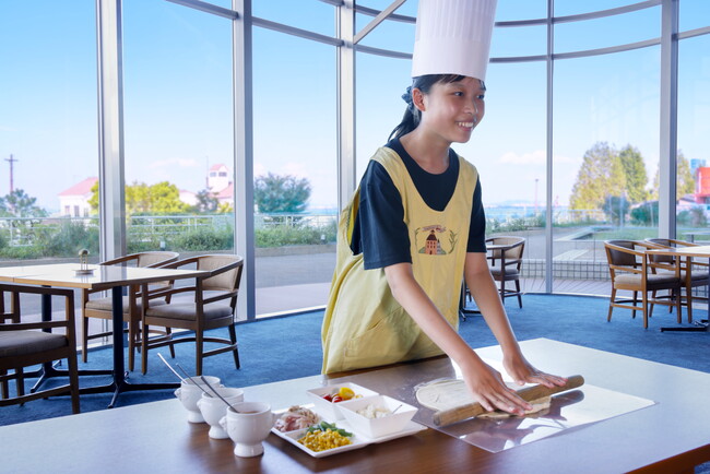 【琵琶湖ホテル】敬老の日 キッズ体験イベント開催 『手づくりピッツァでありがとう』