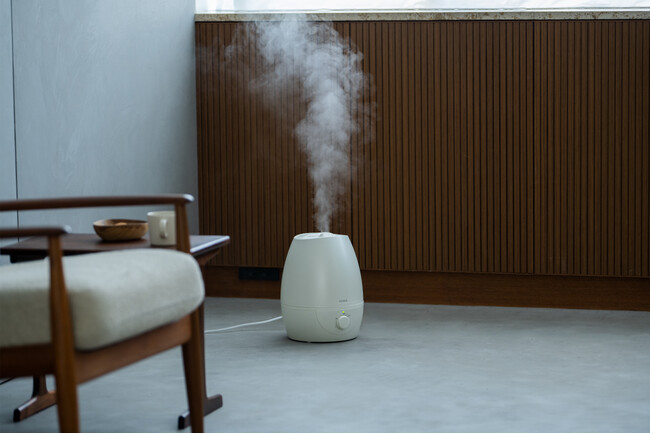 【一度の給水で24時間乾燥知らず】シロカの「5L加湿器」がリニューアル！より高く上がるミストでお部屋をうるおすパワフル加湿