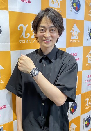 株式会社Evolve代表・上田剛士氏、FCチャンネルショー2025にて「信長デイトナ」を装着体験