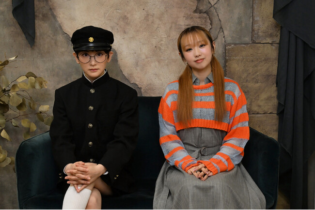 「ハイセンスA3-D 朗読演劇『図書委員界』」テーマ曲は荒井麻珠が歌う「Aliverary」に決定！　テーマ曲解禁を記念して、生駒里奈＆荒井麻珠のスペシャル対談インタビューをお届け!!