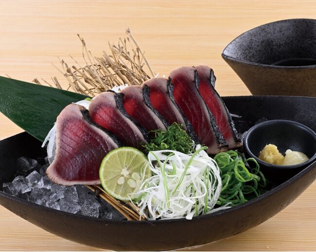 この秋“カツオ”が主役！千年の宴の“鰹推し”秋限定メニューの販売開始！公式アプリ“モンテアプリ”の会員様限定で“鰹の⻯田揚げ～ピリ⾟マヨ添え～”が100 円！【千年の宴・福福屋・月の宴・⽵取酒物語】