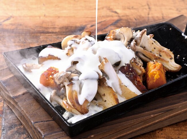 季節の味覚たっぷりの秋限定おすすめメニューが登場！公式アプリ“モンテアプリ”の会員様限定で”薩摩山内地どりのささみフライ～宮崎マキシマムスパイス～”が、なんと100円！【山内農場・かみふうせん】