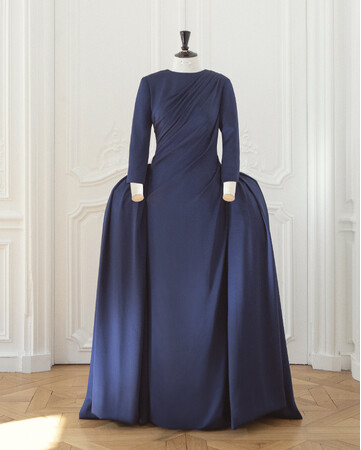 【Dior】アルバ・ロルヴァケルが纏ったオートクチュールドレスのサヴォワールフェールを公開