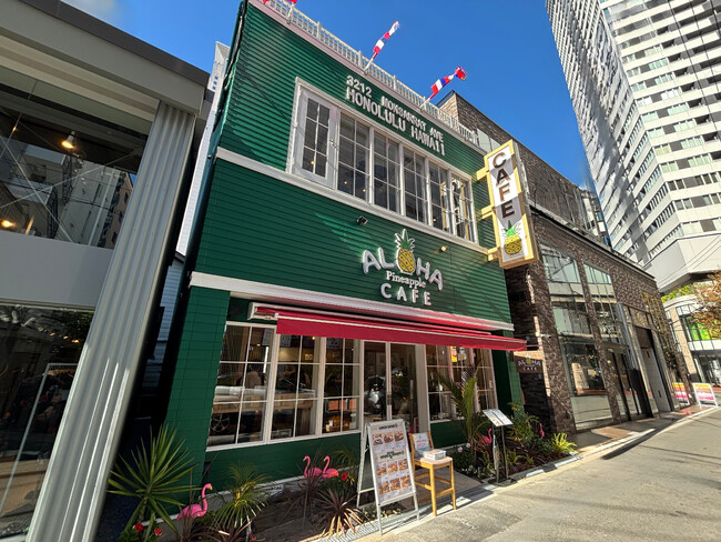 【大阪・梅田】ハワイ本店の味を都会で。アロハカフェパイナップル梅田茶屋町店、ブランド初の“都心型”店舗が2025年9月4日オープン！