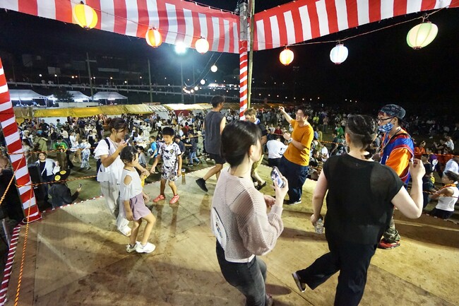 ダム湖のほとりで老若男女がダンシング☆ 高知県香美市の名物“お山のディスコ”こと「第63回奥物部湖湖水祭」開催【イベントレポート】